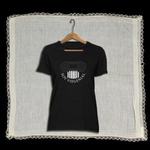 Camiseta con diseño exclusivo de Viejenials Soy Viegenial negra. industria Viejenial